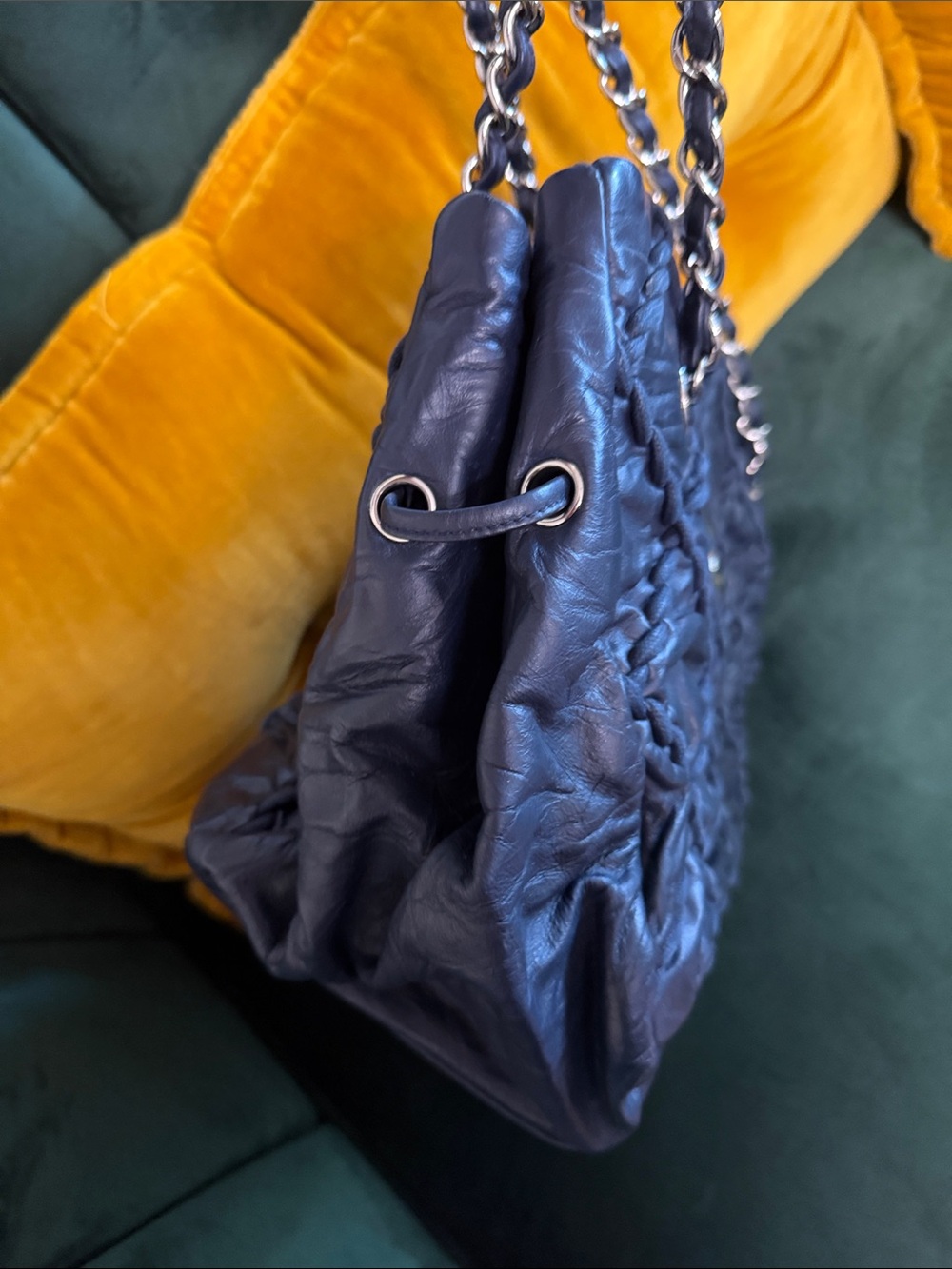 Gorgeous authentic Chanel navy blue leather - Picture 4 of 16